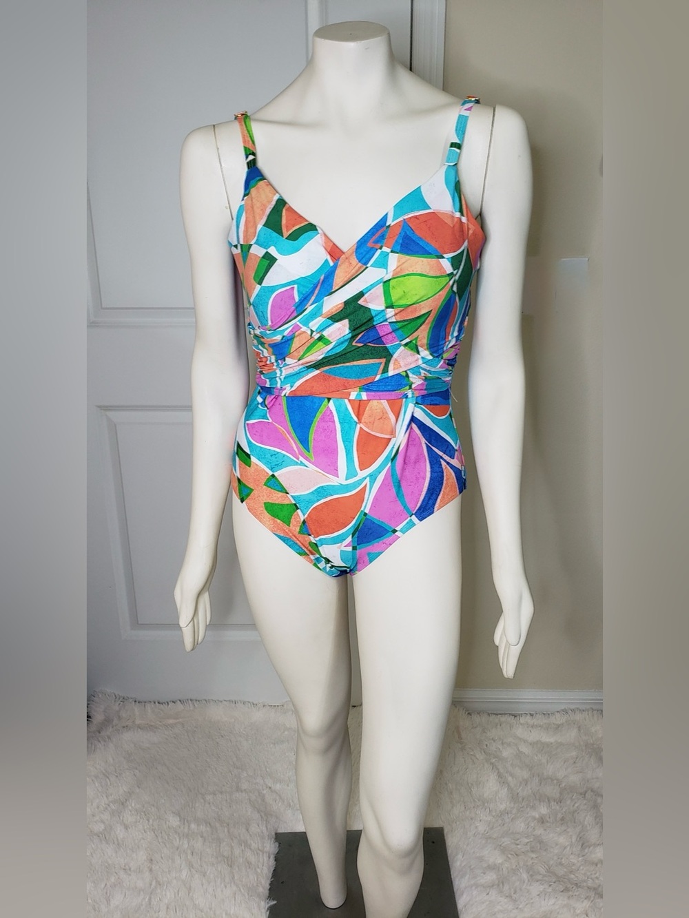 Beyond Control Tummy Contro Multicolor One-Piece Swimsuit – Womens Size 12 – NWT